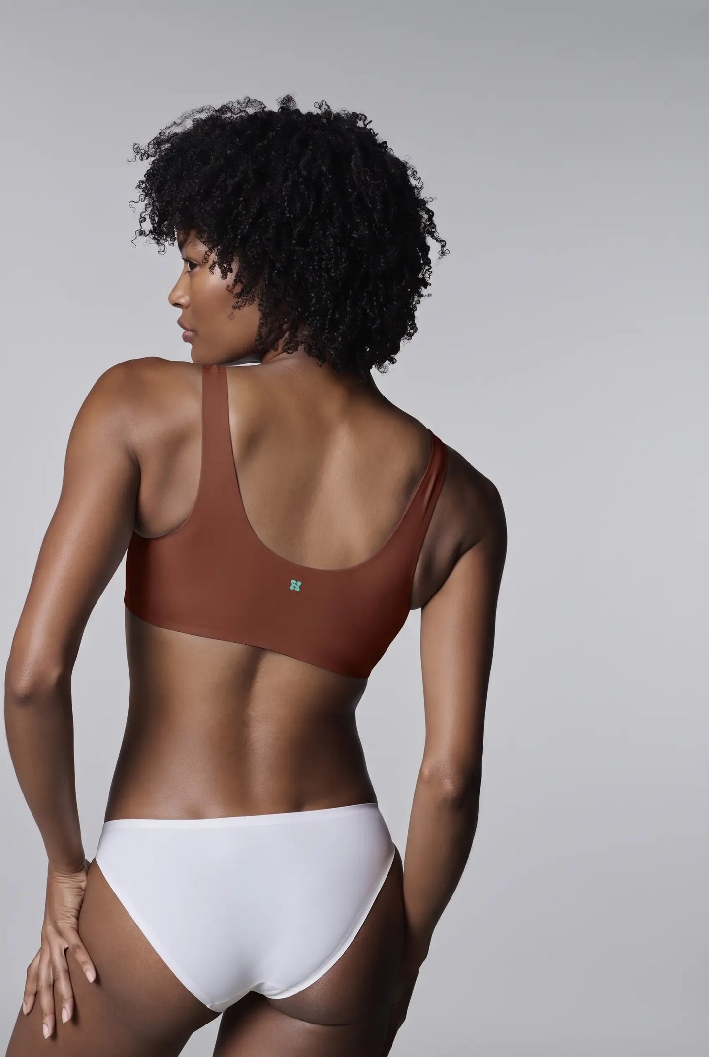 cinnamon_model_back